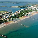 Cozy Escape With View Apartament Grado