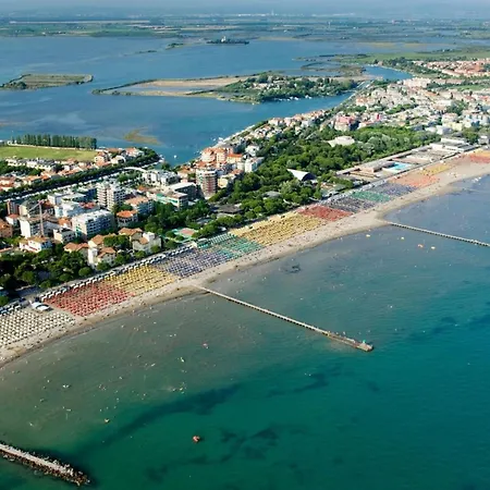 Cozy Escape With View Apartman Grado